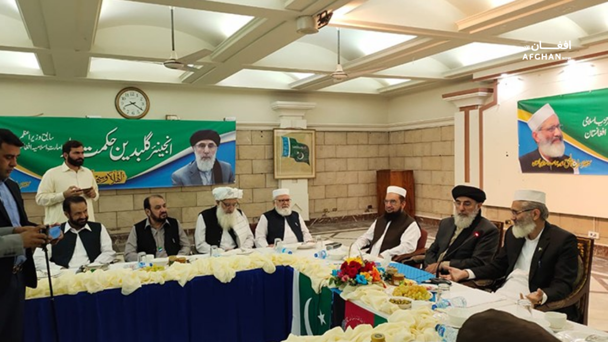 د حکمتیار سفر پاکستان ته