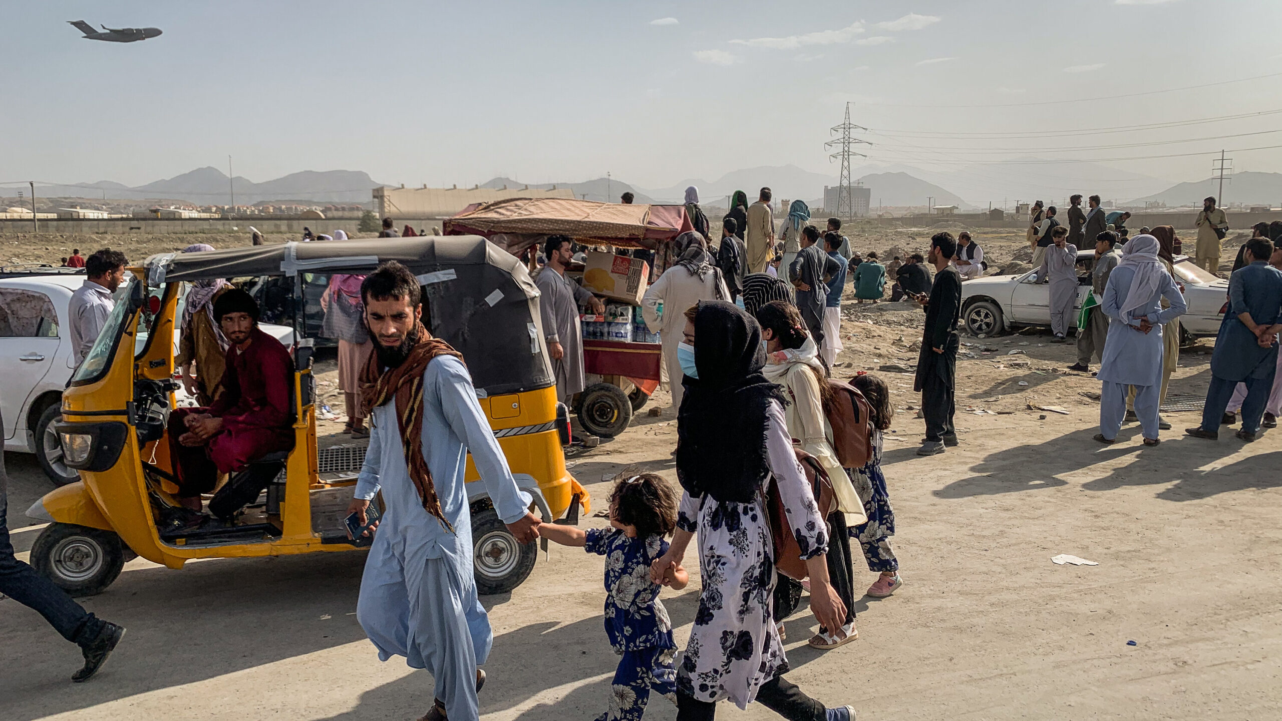 ملګرو ملتونو خبرداری ورکړی دی چې راتلونکی مياشتو کې به ډېری افغانان هیواد څخه ووځی