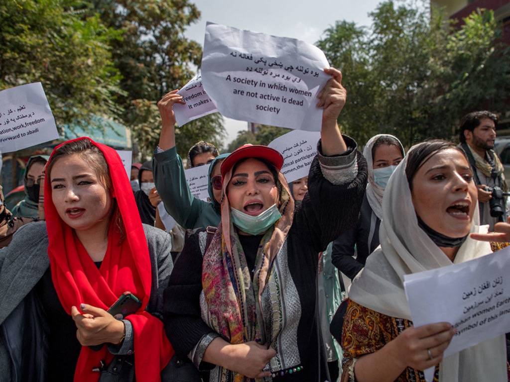 رسنیو باندې د طالبانو نوی محدودیتونه