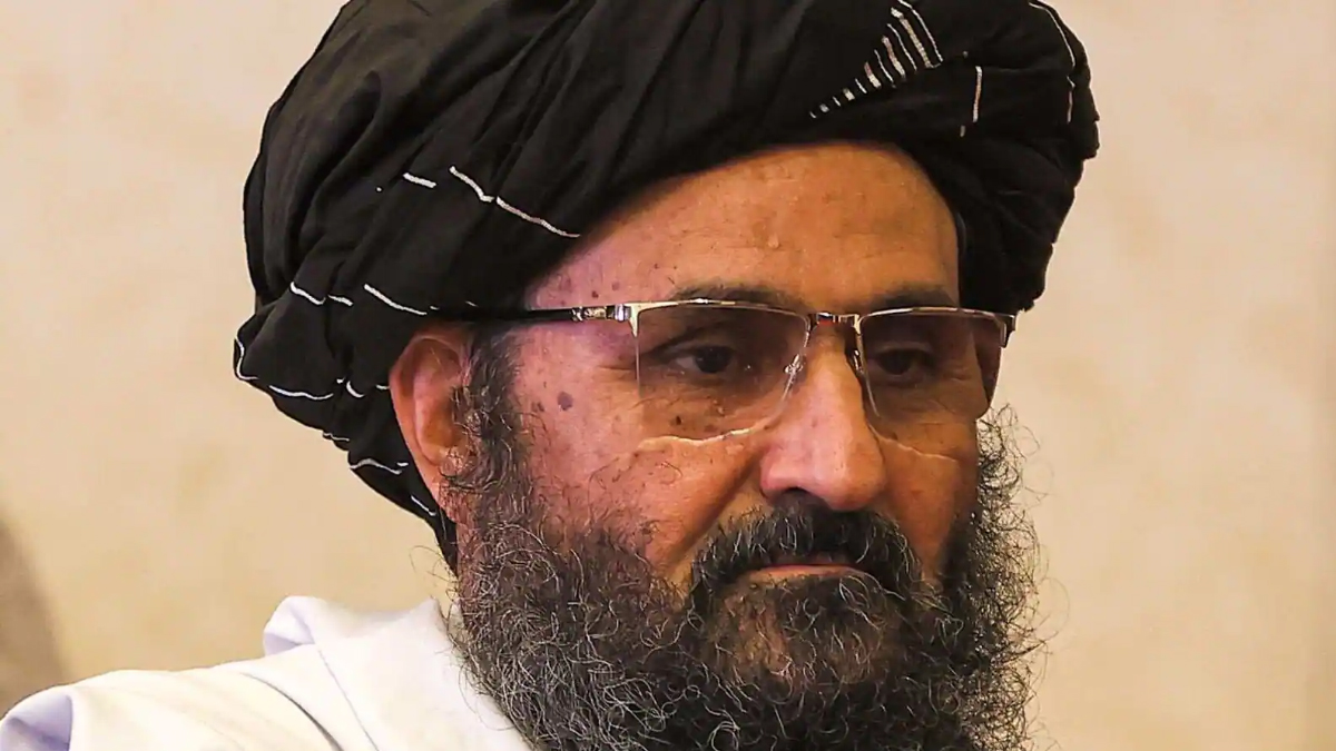 د اسلامي امارت مشر له ځينو دیني عالمانو سره د ښځو د حقونو په هکله خبرې کړي