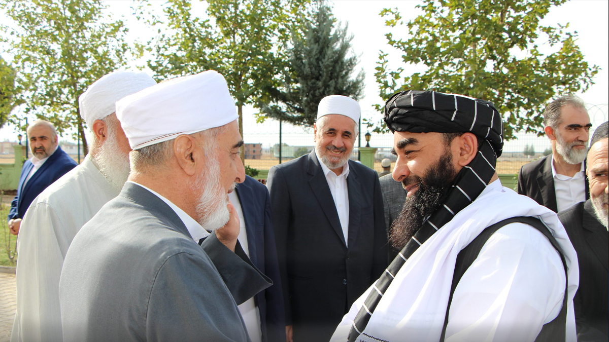 مزارشریف کې د دیني عالمانو په غونډه کې د ټول ګډونه حکومت پر جوړېدو ټینګار