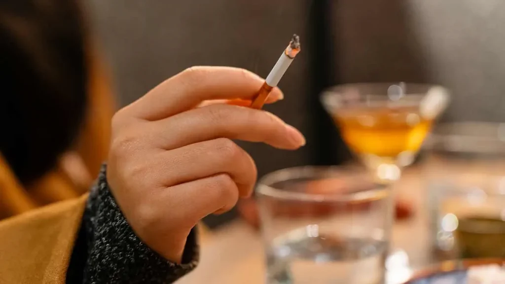 Hand cigarette sm