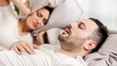 په خوب کې خرېدل لاملونه، ډولونه او د درملنې لارې چارې