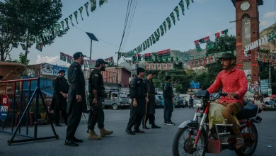 کشمیر کې پر لاریون کوونکو ډزې؛ د ټاکنو پر لومړۍ ورځ خونړۍ نښتې، لسګونه کسانو ته مرګژوبله اوښتې