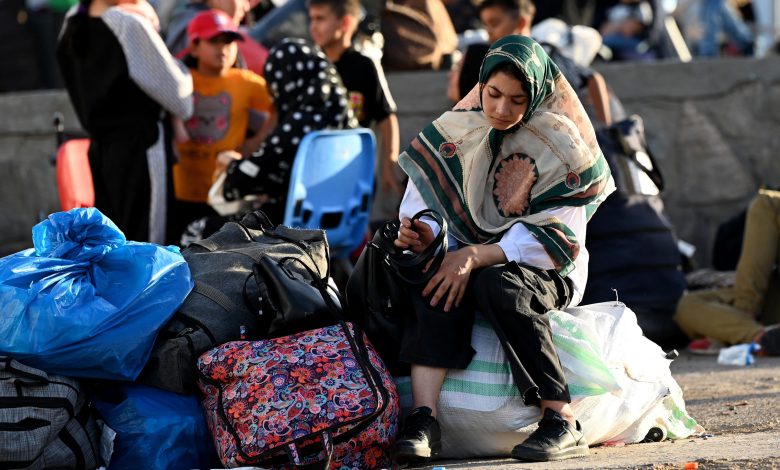 له بېلابېلو لارو ۲۲۲۱ افغان کډوال افغانستان ته ستانه شوي