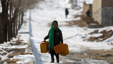 افغانستان کې بېوزلي؛ د ملګرو ملتونو راپور: ۶۴.۹ سلنه وګړي له محرومیتونو سره مخ دي