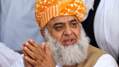ملا فضل الرحمان: افغانستان پرمختګ کوي، خو له پاکستانه پانګې وځي