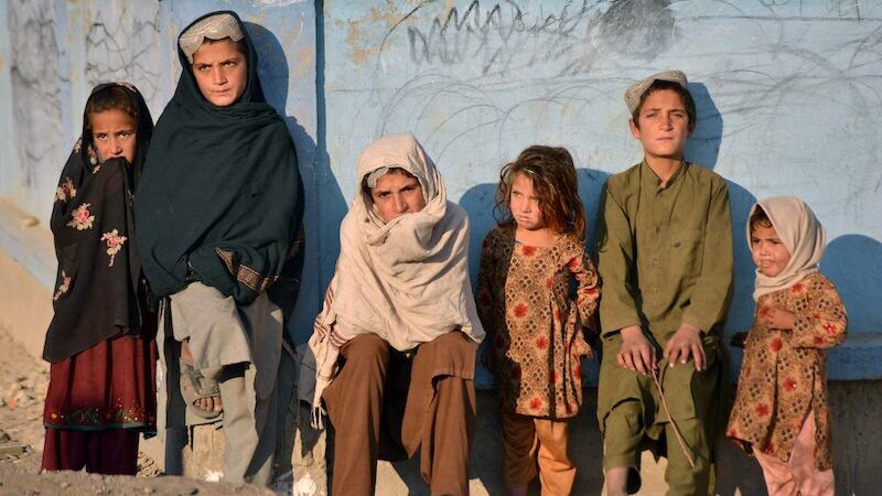 یونېسف وایی چی  له څلور میلیونو څخه زت  افغان کوجنیان ښوونځي ته له تلو بې برخې شوی ده ملګرو ملتونو کې د کوچنیانو  ملاتړ اداره یونېسیف مسوولین وايي له څلور میلیونو  څخه زیات  افغان کوچنیان  له تلو محروم دي.