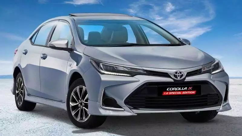 Toyota Corolla front.jpg