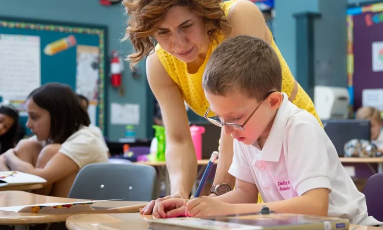 د خصوصي ښوونځیو ۱۴ ځانګړنې؛ ستاسو د ماشوم د روښانه راتلونکي تضمین