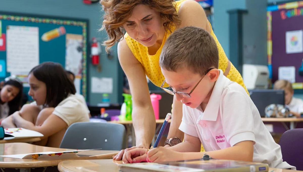 د خصوصي ښوونځیو ۱۴ ځانګړنې؛ ستاسو د ماشوم د روښانه راتلونکي تضمین