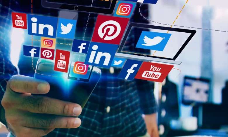 د ټولنیزو رسنیو ۱۰ ګټې او ننګونې