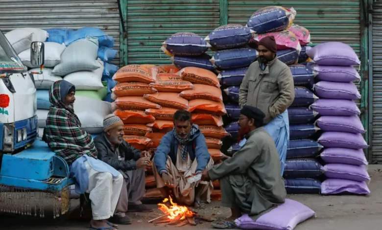 د پاکستان اقتصاد له ستر ګواښ سره مخ؛ سوداګري او کاروبارونه د سقوط په حال کې