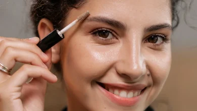 څنګه ښکلي واوسو؟ د طبیعي ښکلا لپاره ۸ غوره او اغېزناکې لارې