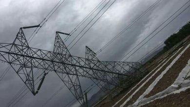 له برښنا سره د ۱۲ ولایتونو وصل کېدل؛ د سالنګ ویجاړ شوی لاین په موقتي ډول ترمیم شو