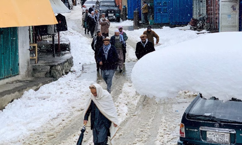 په ۳۰ ولایتونو کې درنې واورې او بارانونه؛ د سالنګ لویه لار د ترافیکو پر مخ وتړل شوه