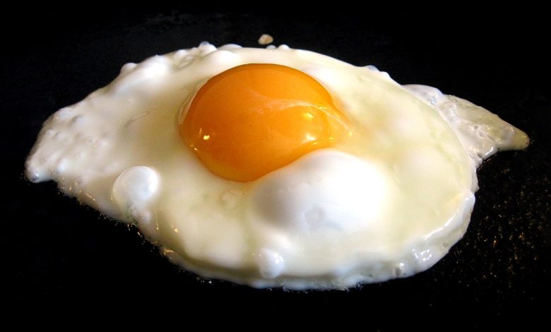 هګۍ او کولیسټرول؛ ایا هګۍ په رښتیا ستاسو روغتیا ته خطر پېښوي؟