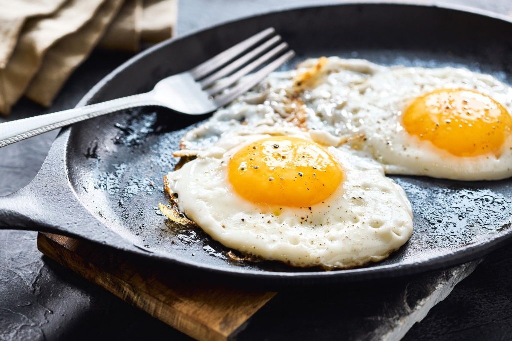 how to fry an egg 614350 2