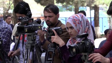 افغانستان کې پر رسنیو بل ګزار؛ د طالبانو حکومت د ډېری ملاتړو بنسټونو جوازونه لغوه کړل