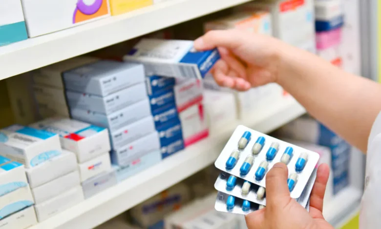 پاکستاني درمل او پر هغو د وارداتو بندیز؛ د مالیې وزارت تازه پرېکړه