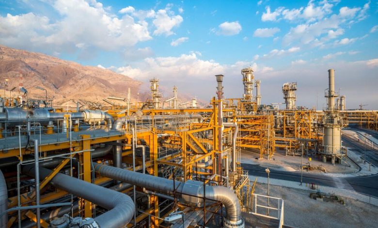 افغانستان کې د د دریو نفتي حوزو سروې کېږي