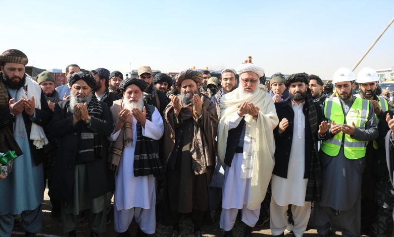 د کابل او بګرام سړک؛ د ۴۵۵ میلیون افغانیو په ارزښت د یوې سترې پروژې چارې پرانیستل شوې