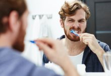 د خولې بورس کول؛ ولې متخصصان وایي یوازې د غاښونو سپینول بسنه نه کوي؟