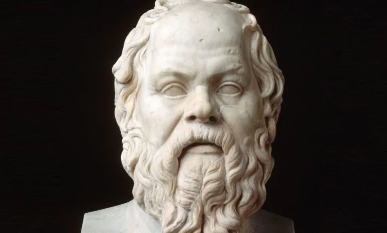 سقراط د ځان موندلو په اړه څه وايي؟ د خپلواک فکر او ځانپېژندنې فلسفه