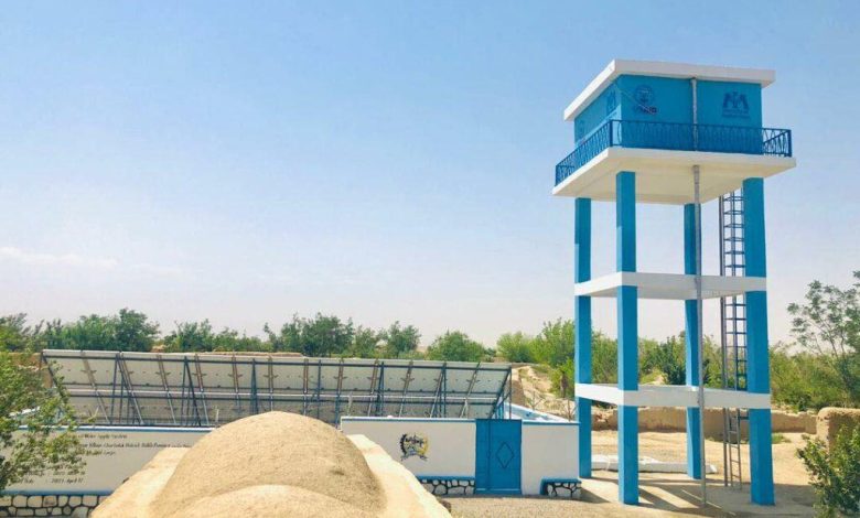 ننګرهار کې د څښاک اوبه؛ سلګونو کورنیو ته د اوبو رسولو شبکې جوړې شوې