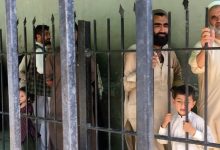 ۴۲۶ افغان کډوال د پاکستان له زندانونو خوشې او هېواد ته راستانه شول