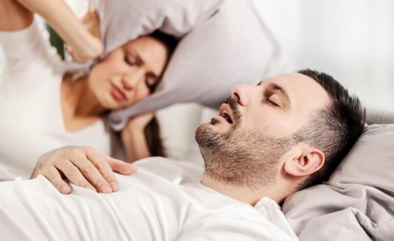 په خوب کې خرېدل لاملونه، ډولونه او د درملنې لارې چارې