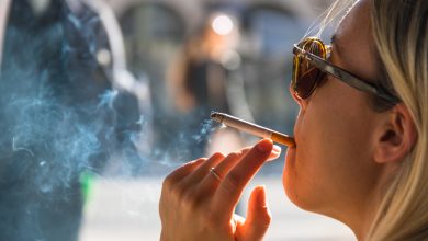 د سګرېټو څکول روغتیا ته څه زیانونه لري؟ پر بدن یې وژونکې اغېزې وپېژنئ