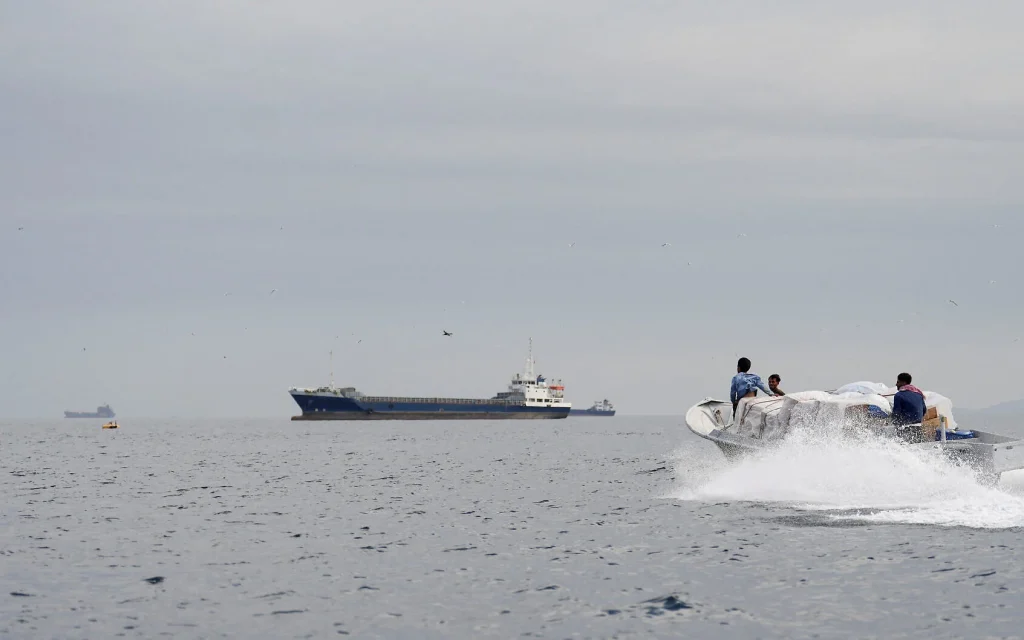 2026 04 12T105934Z 1187401653 RC2GNKA6PWFY RTRMADP 3 IRAN CRISIS HORMUZ e1776065879248 1