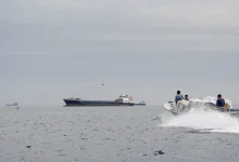 د ایران بندرونه تر سمندري محاصرې؟ امریکا د ۹ بېړیو د ګرځولو ادعا کوي