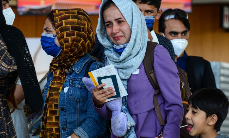 امریکا کې افغان کډوال؛ له ۱۰۴ ډېر کسان بېرته افغانستان ته لېږل شوي