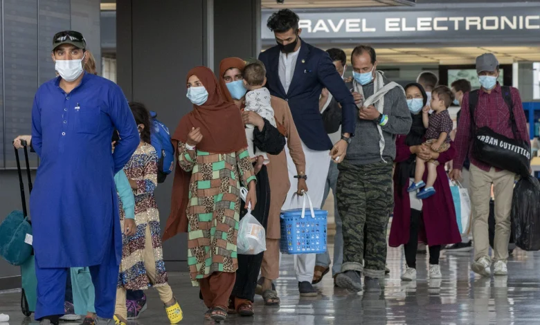 قطر کې بند پاتې افغانان؛ د کابل غبرګون او د کانګو د جنجالي لېږد خبرونه