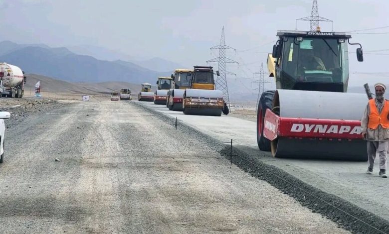 د کابل او غزني دویم لین؛ د ۱۱۱ کیلومتره لويې لارې د رغولو چارې په چټکۍ روانې دي